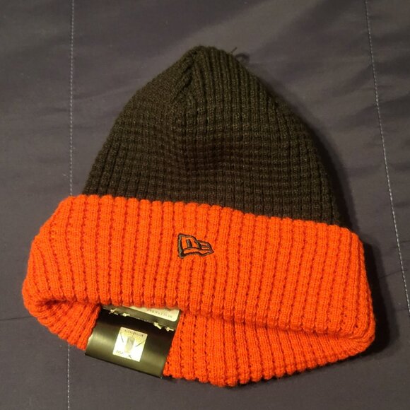 NEW ERA CHICAGO BULLS WAFFLE KNIT BEANIE - Picture 2 of 5